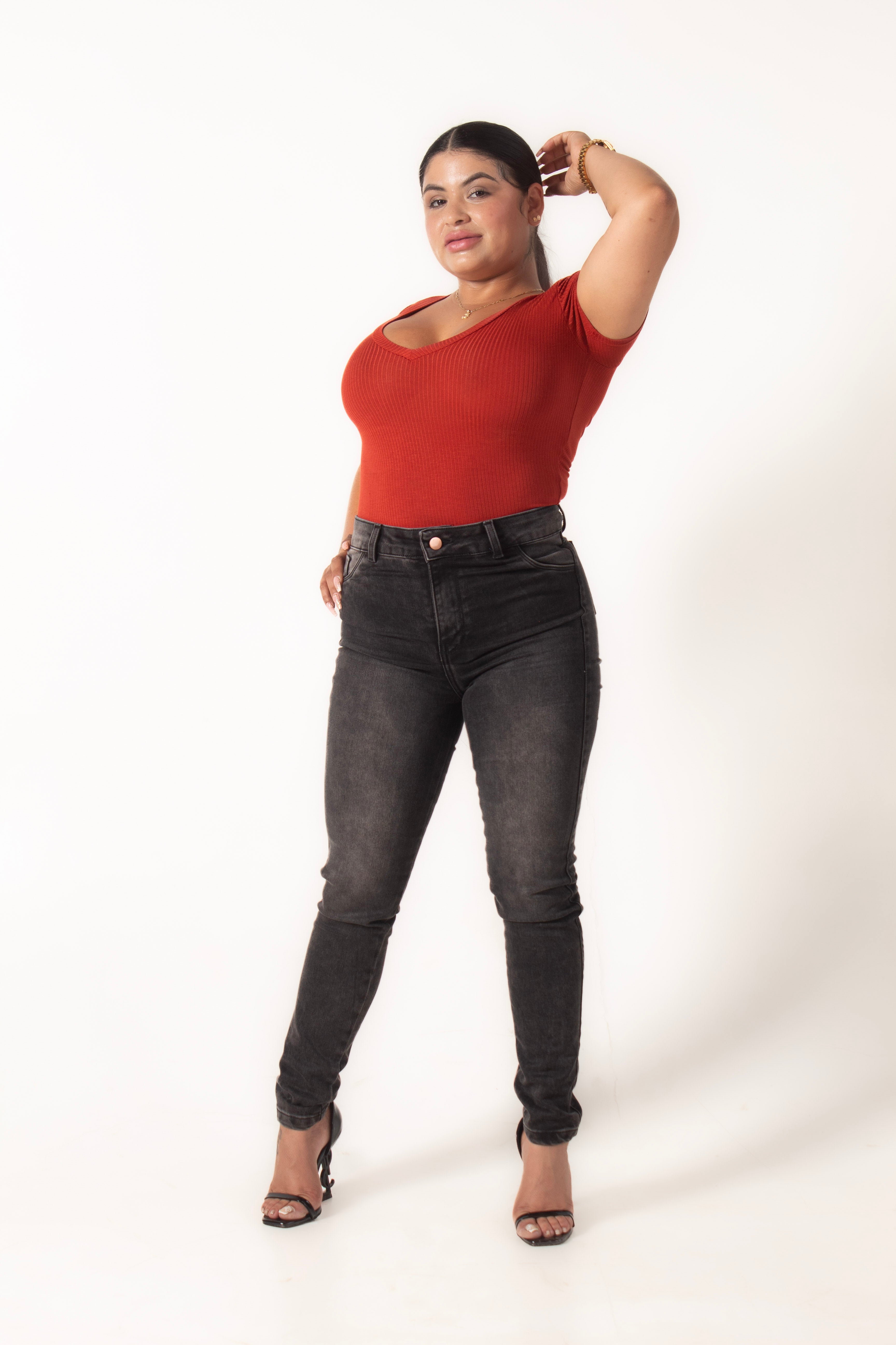 JEAN SKINNY PUSH UP DE TIRO ALTO